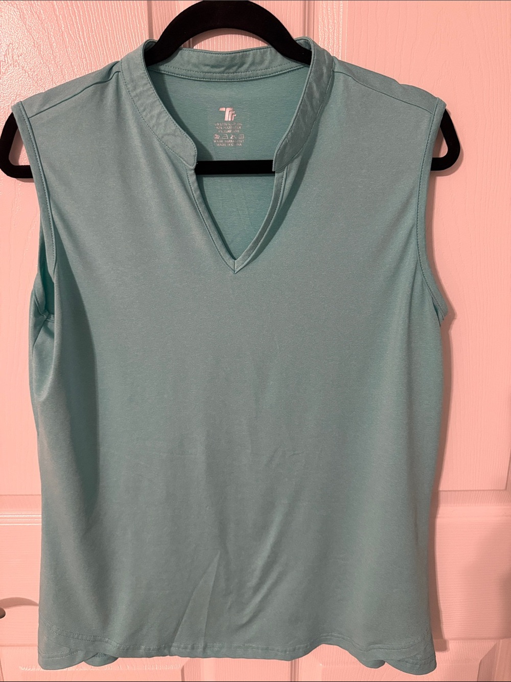 Sleeveless V-Neck Performance Golf Top in Aqua